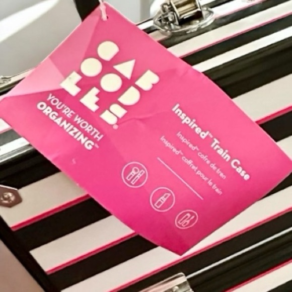 Black and White Striped Train Case NWT - Picture 3 of 4